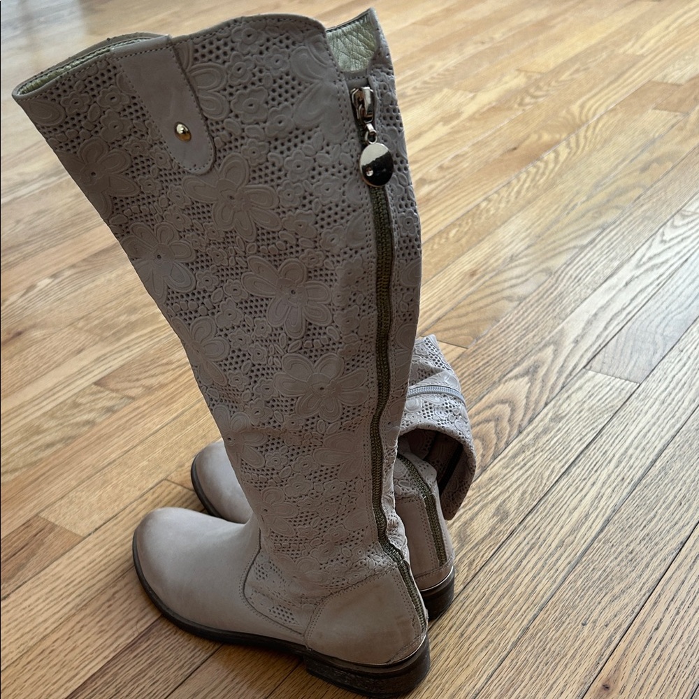 Elegant Floral Over the Knee Boots in Gray